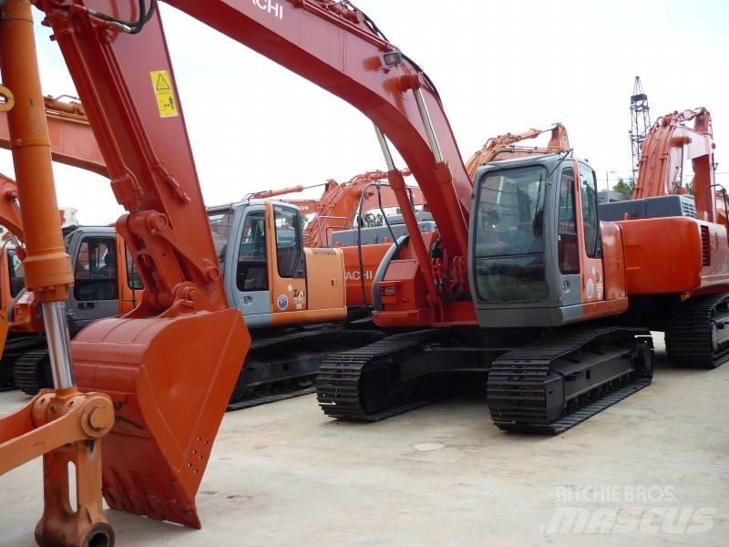 Hitachi ZX 225 US 履带挖掘机