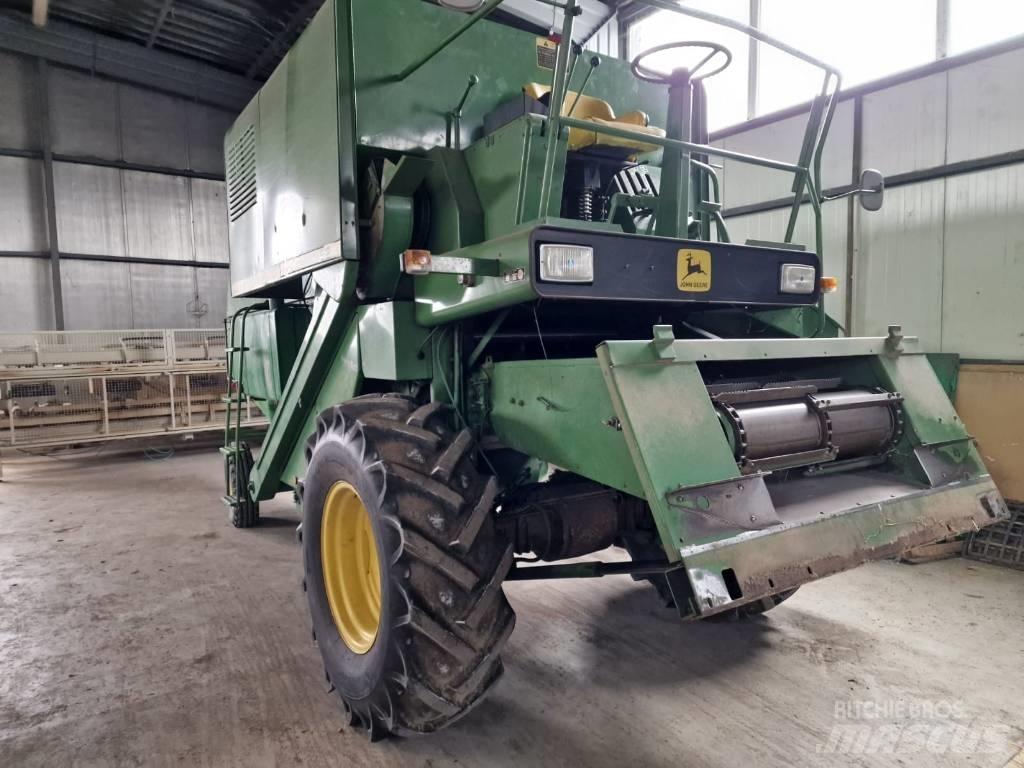 John Deere 952 联合收割机