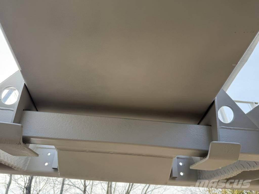 Mercedes-Benz Actros 林业运输车