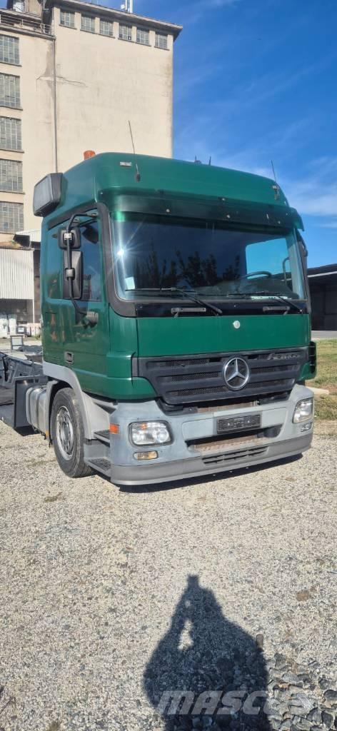 Mercedes-Benz Actros 林业运输车
