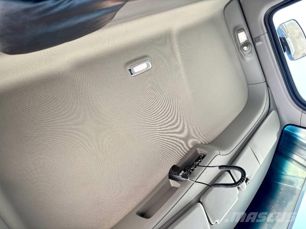 Peterbilt 567 牵引车