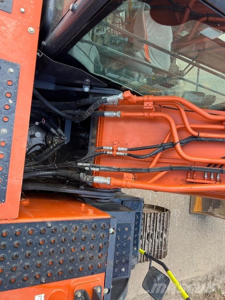 Hitachi zx210-6 履带挖掘机
