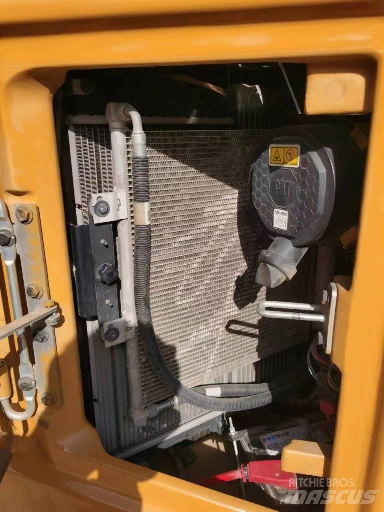 CAT 306 小型挖掘机