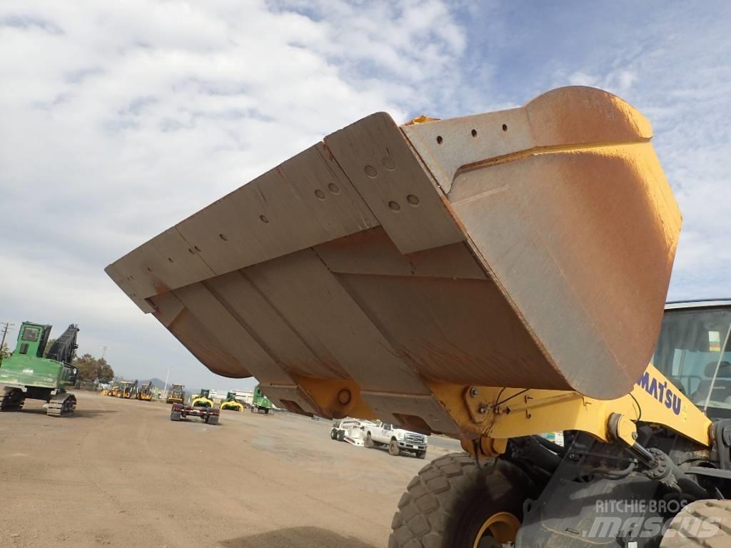 Komatsu WA475-10 轮式装载机