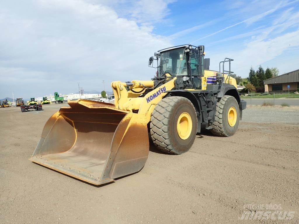 Komatsu WA475-10 轮式装载机