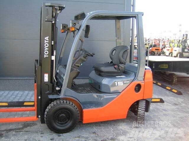 TOYOTA 028FGF15 天然气叉车