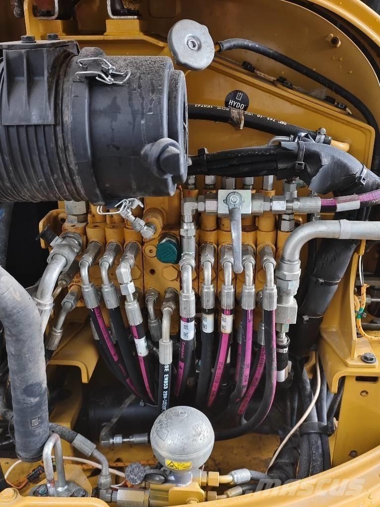 CAT 303.5E 小型挖掘机