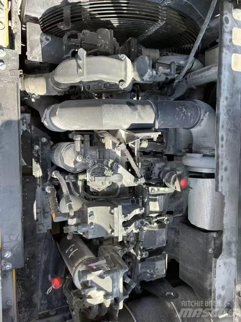 Komatsu 450LC-8 履带挖掘机