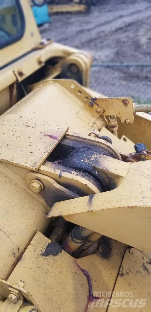 CAT 953 履带式装载机