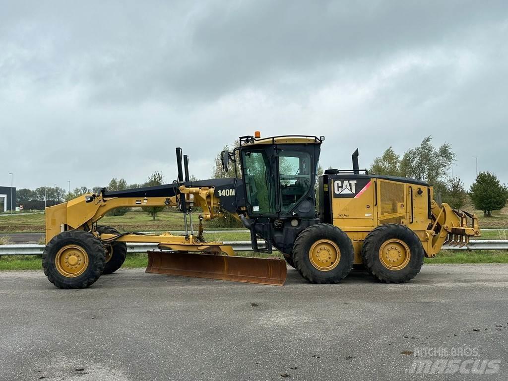 CAT 140M 平地机/推土机