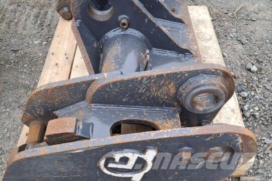 Develon Hitch 小型挖掘机