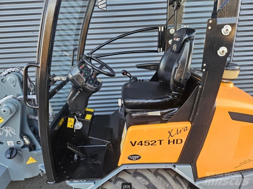 GiANT v452t hd x-tra 小型装载机