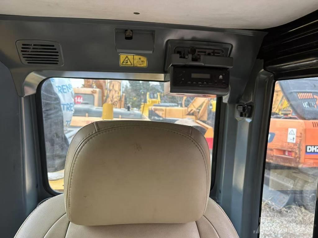 CAT 320 D 履带挖掘机