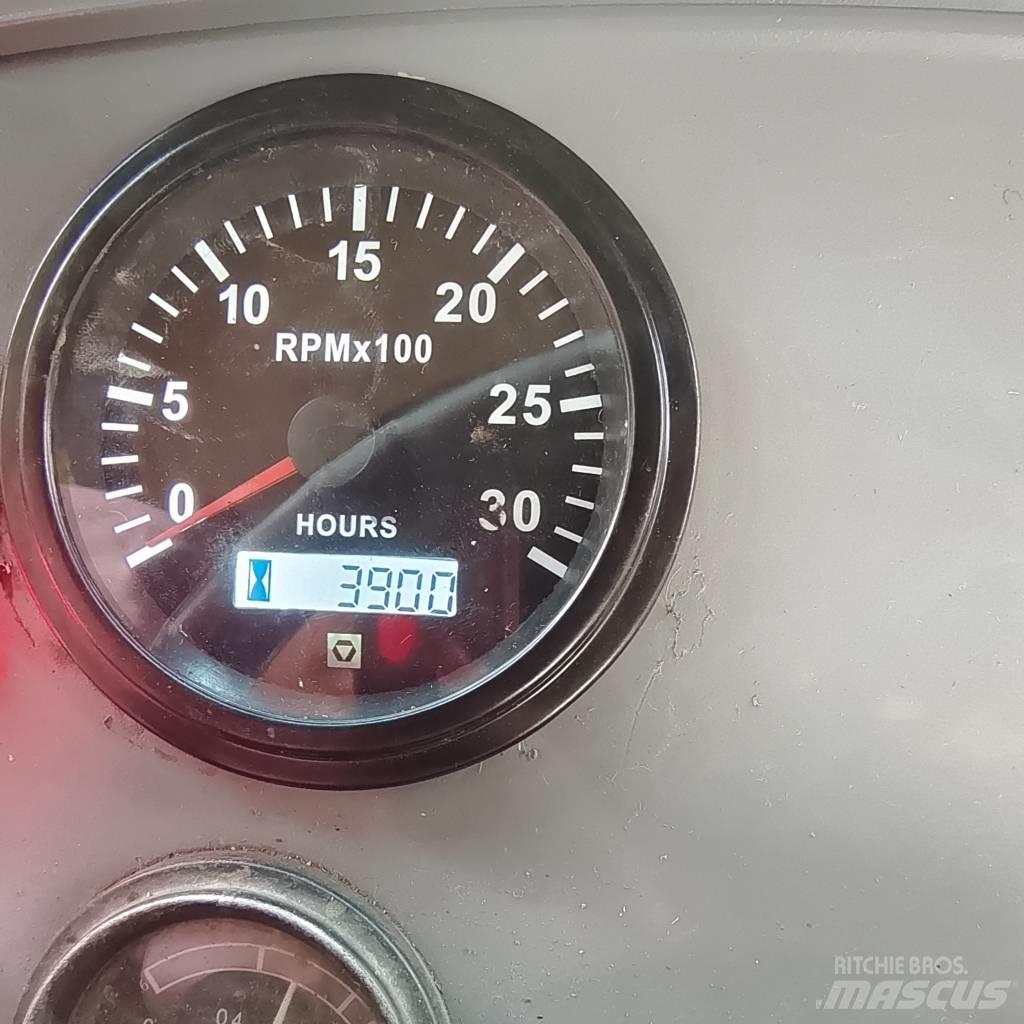 XCMG XS 223 J 单轮压路机