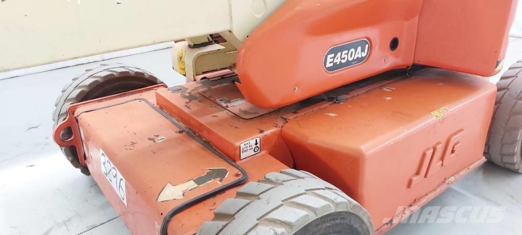 JLG E 450 AJ 曲臂高空工作平台