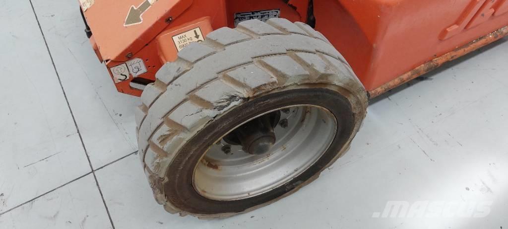 JLG E 450 AJ 曲臂高空工作平台