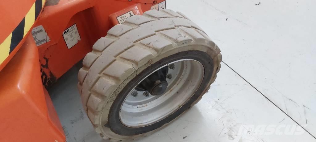 JLG E 450 AJ 曲臂高空工作平台