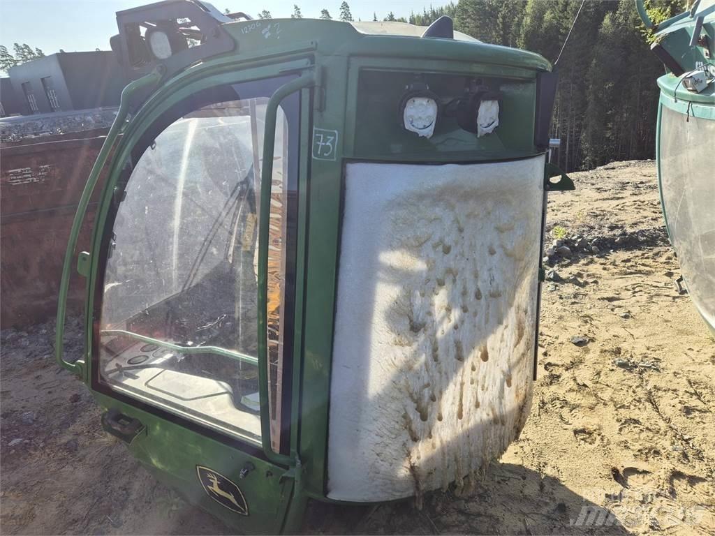 John Deere 1270G 驾驶室与内部