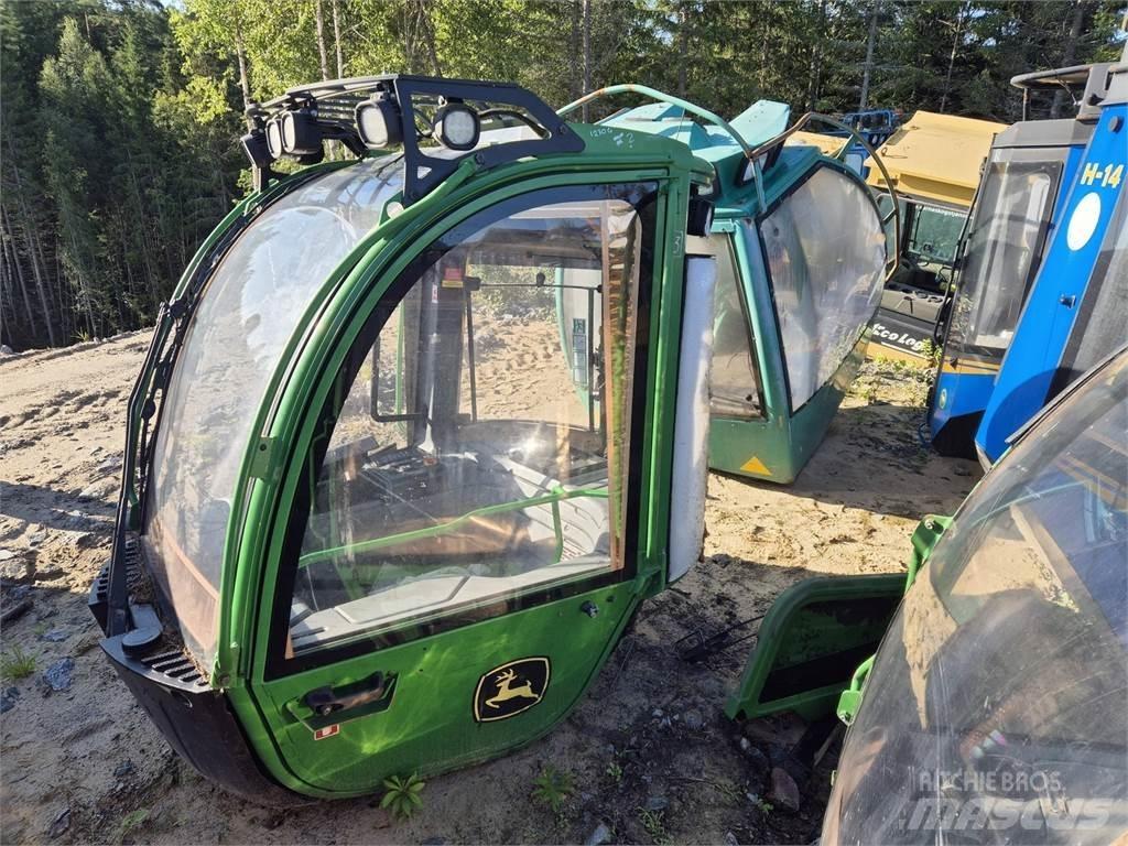 John Deere 1270G 驾驶室与内部
