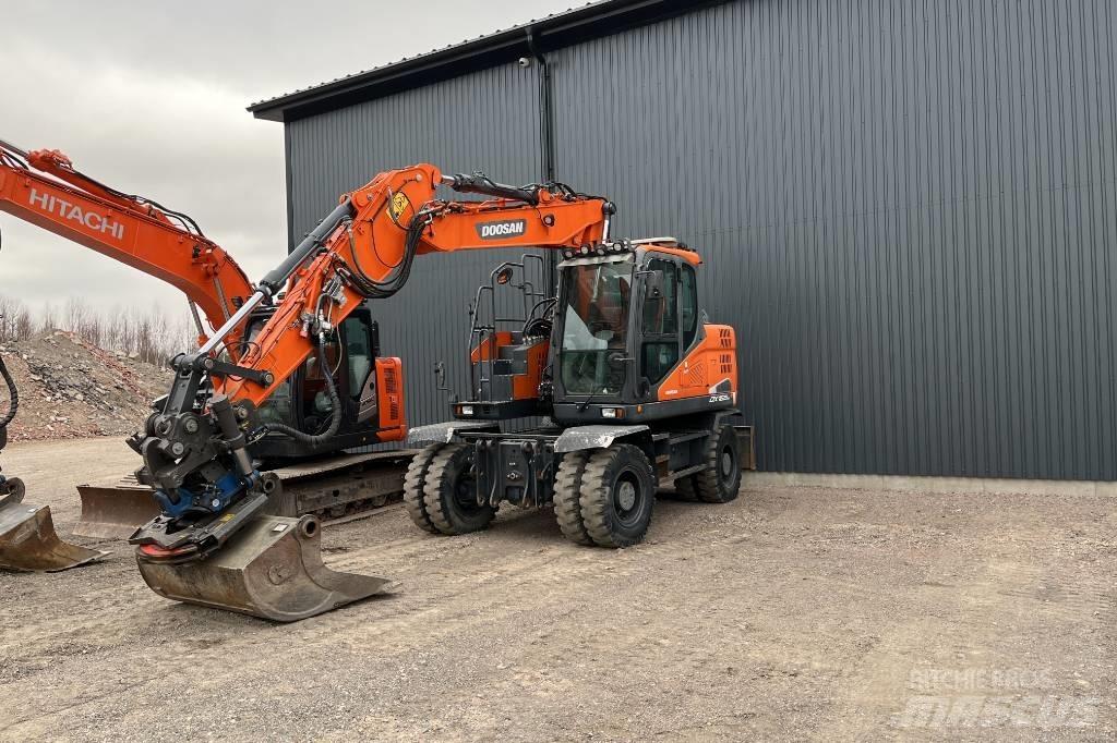 Doosan DX 165 W-5 轮式挖掘机