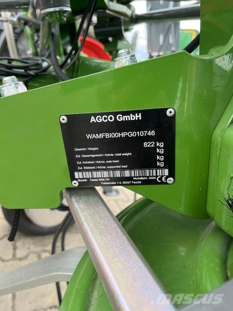 Fendt Twister 6606 犁耙和摊草机
