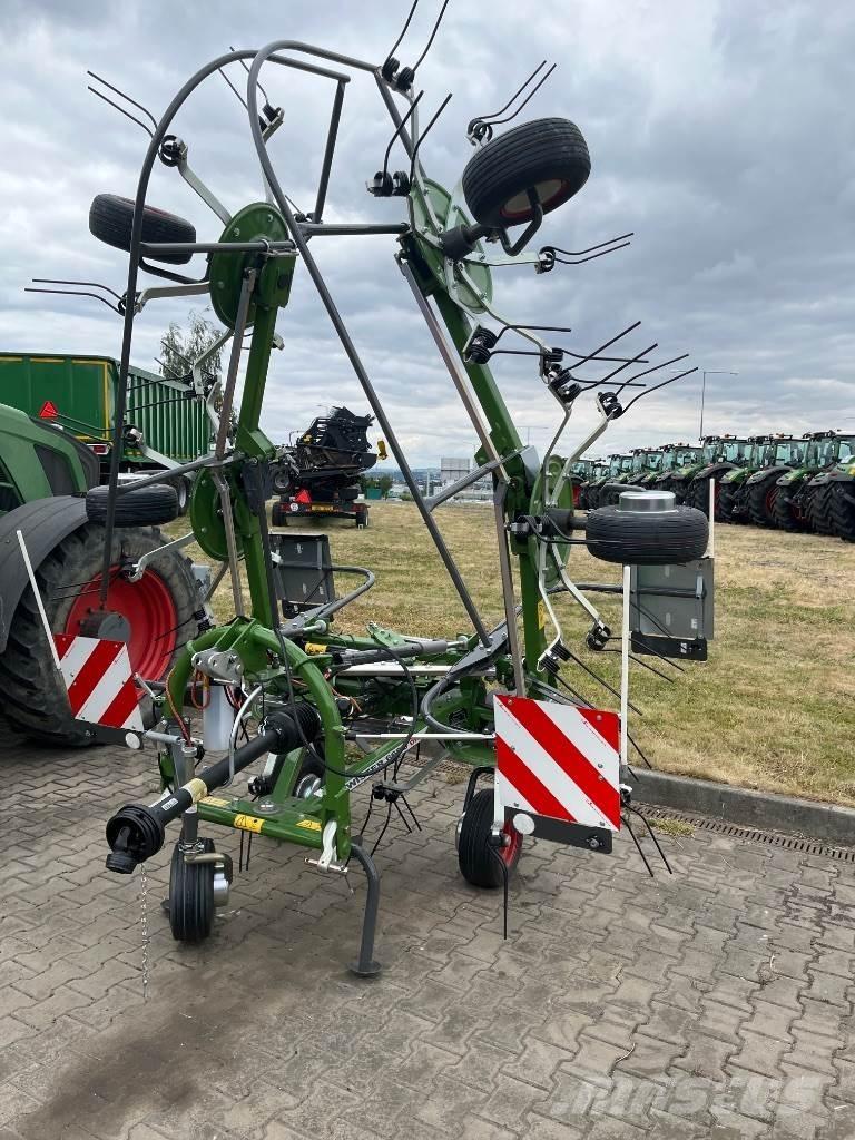 Fendt Twister 6606 犁耙和摊草机