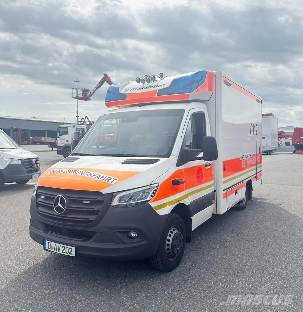 Mercedes-Benz 100 D 救护车