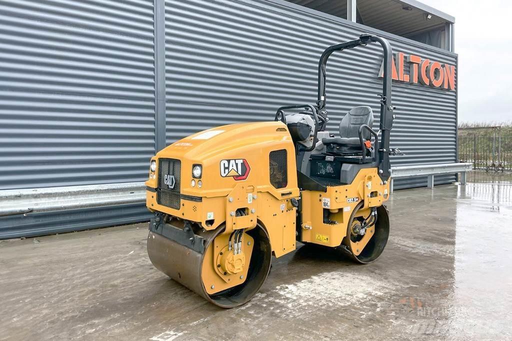 CAT CB2.5 GC 双轮压路机