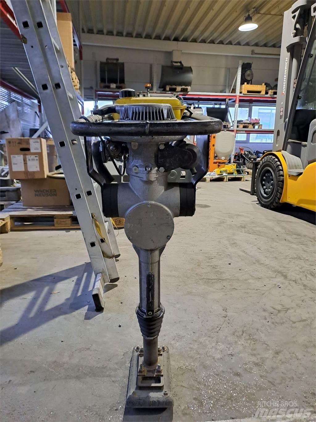 Wacker Neuson BS30 匝道机