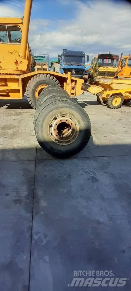 Bridgestone 13R22.5 轮胎、车轮和轮圈