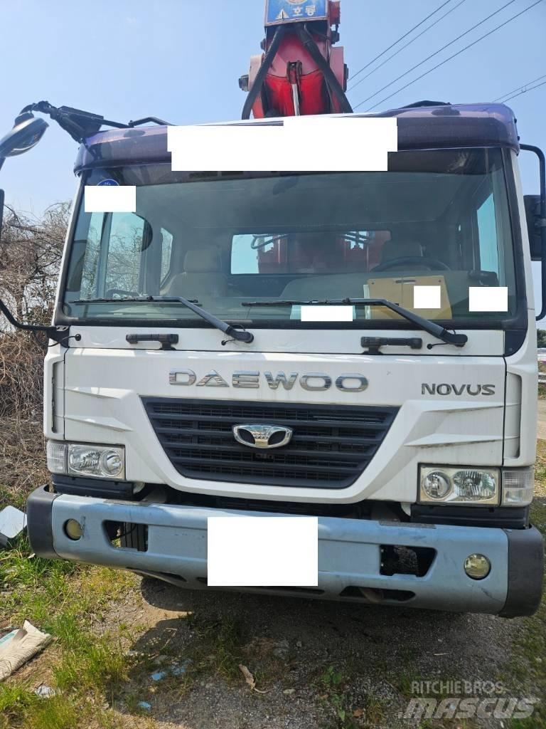 Horyong SKY450 车载式高空作业车