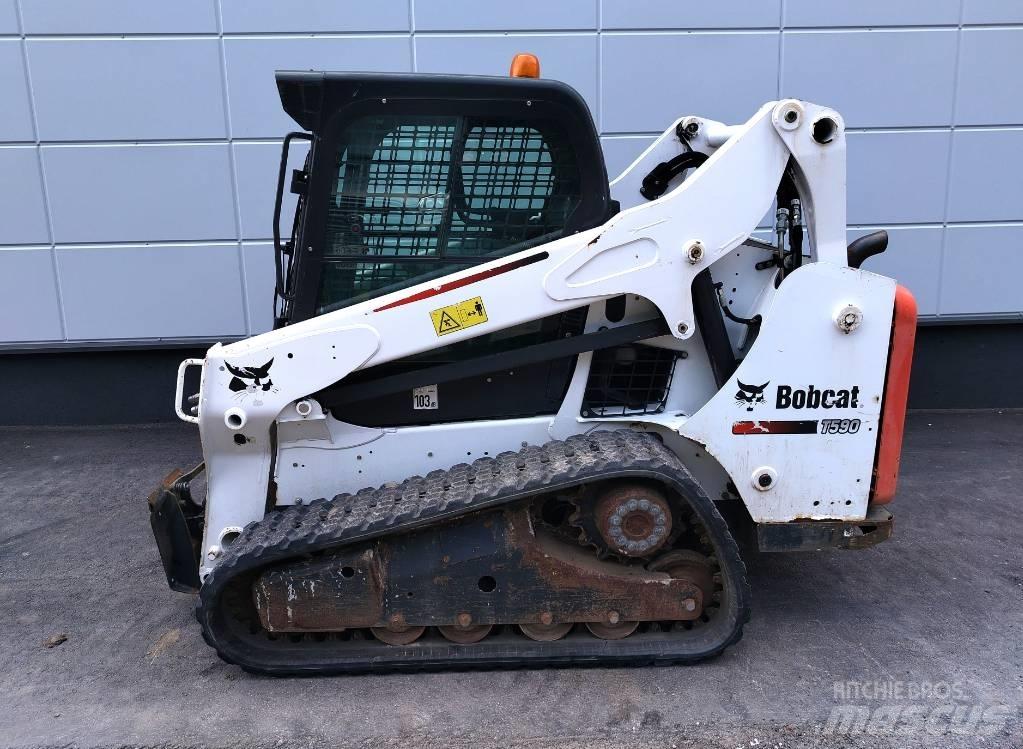 Bobcat T 590 滑移装载机