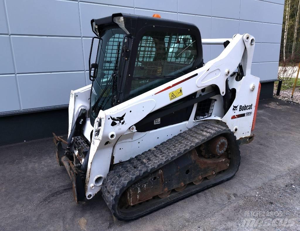 Bobcat T 590 滑移装载机