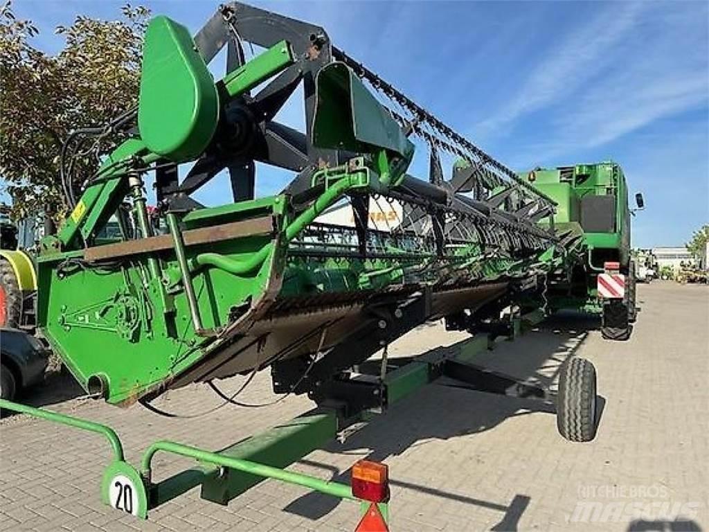 John Deere W550 联合收割机