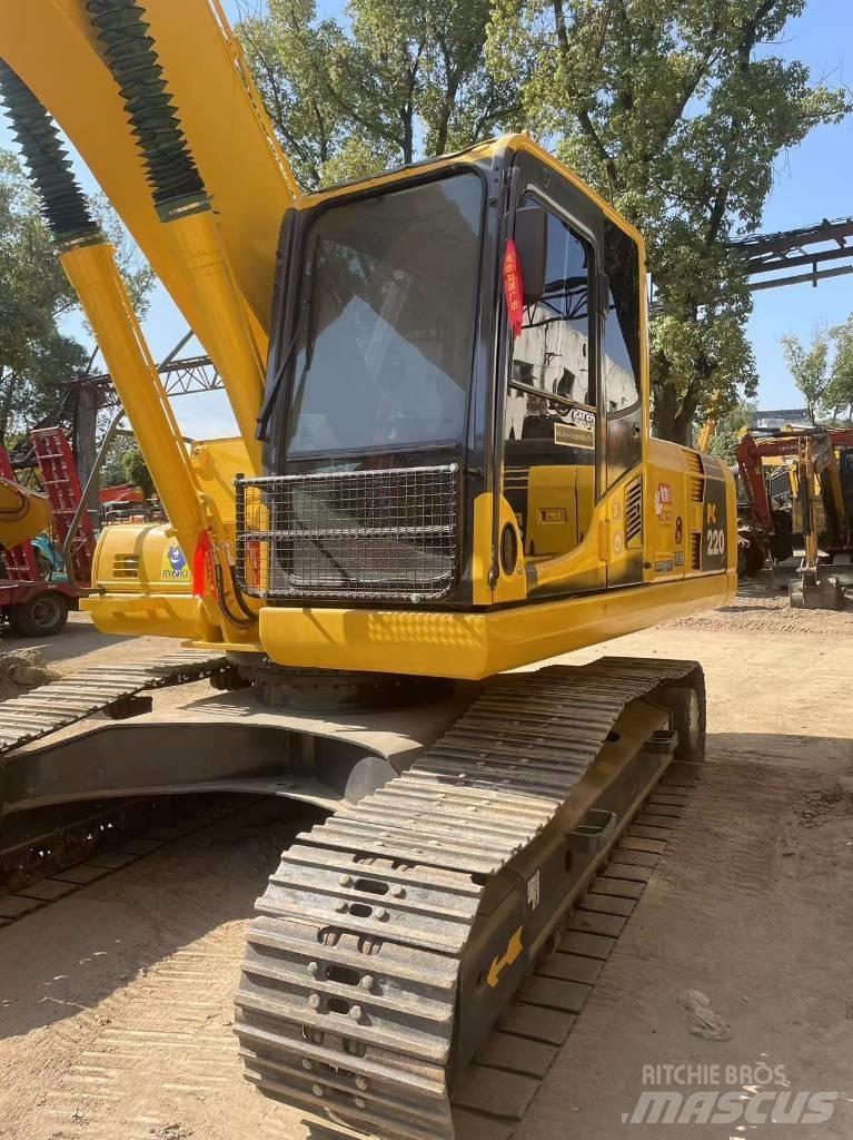 Komatsu pc220-8 履带挖掘机