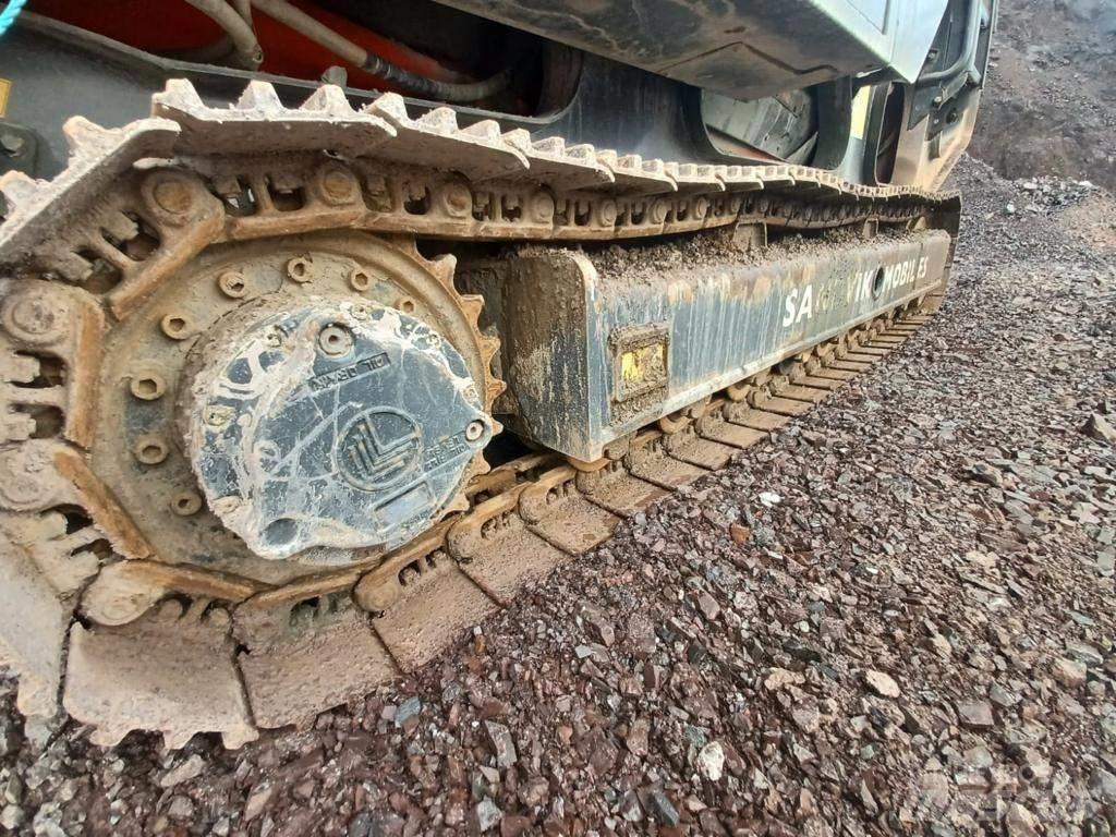 Sandvik QJ241 移动式破碎机