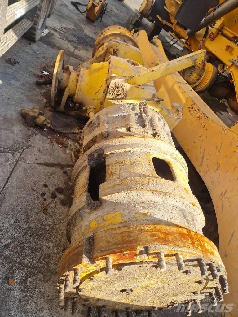 Komatsu KWA 055HD-4 轴