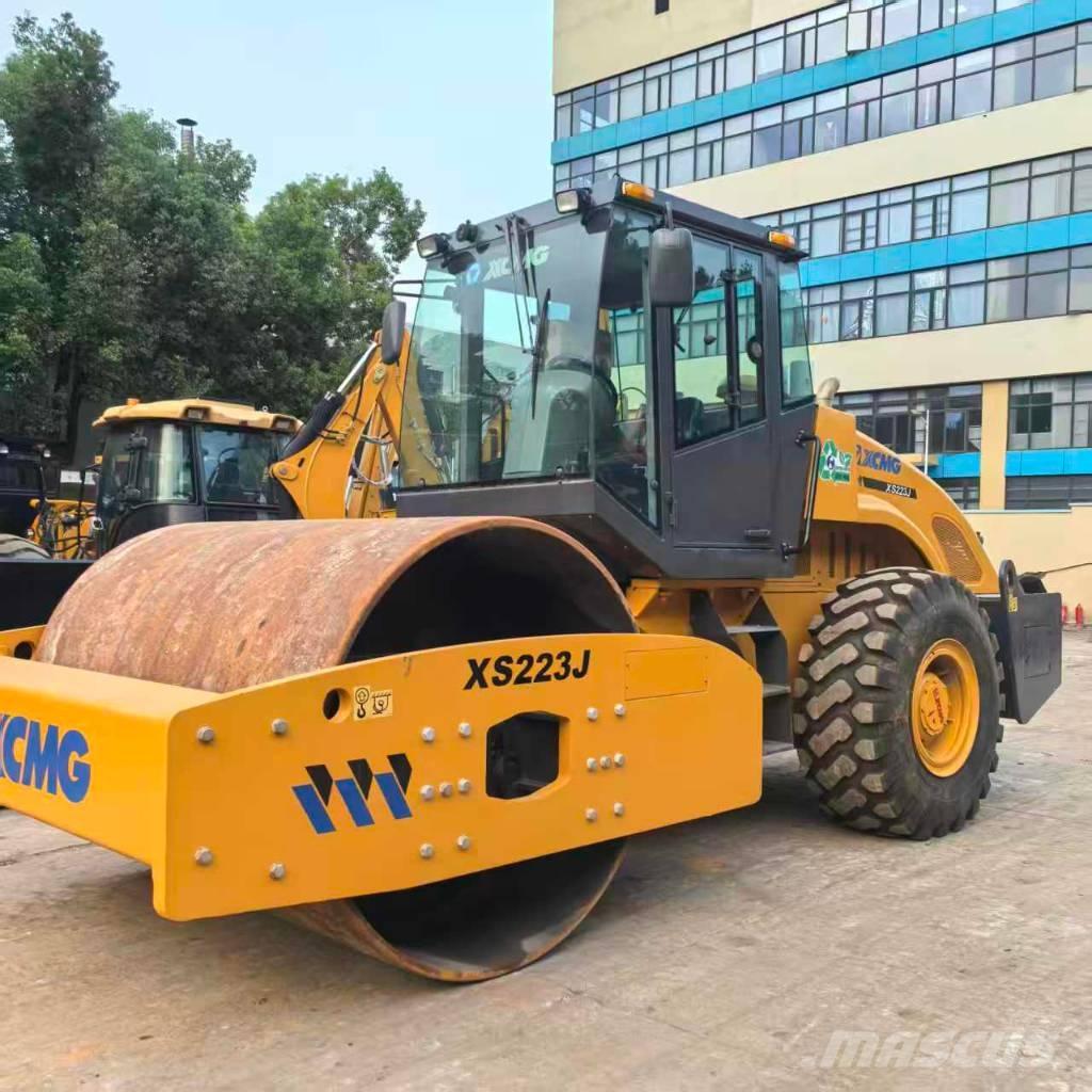 XCMG XS 223 J 单轮压路机