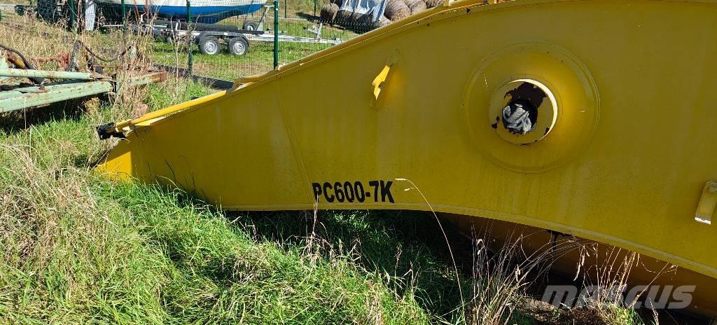 Komatsu PC 600-7K 吊杆和铲斗