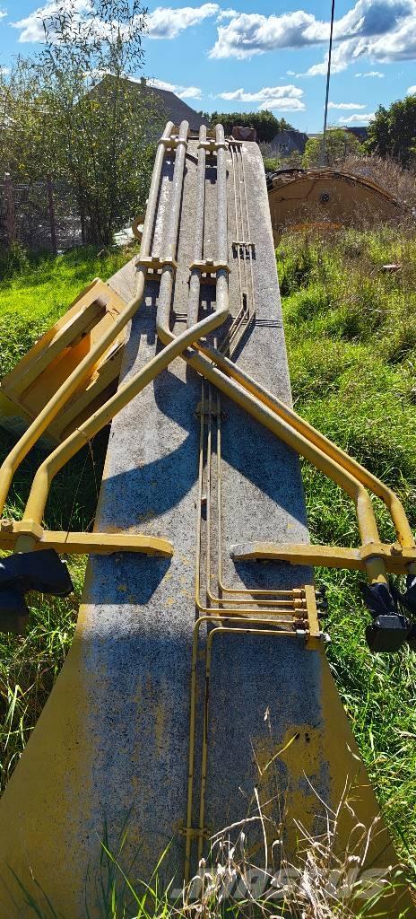 Komatsu PC 600-7K 吊杆和铲斗