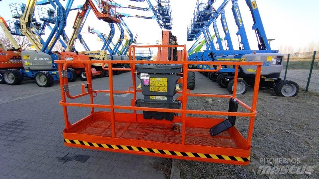 JLG 800 AJ 曲臂高空工作平台
