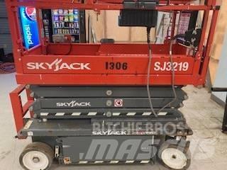 SkyJack SJ 3219 剪叉式升降机