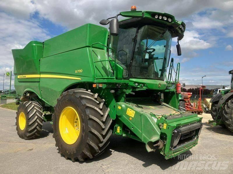 John Deere S770 联合收割机