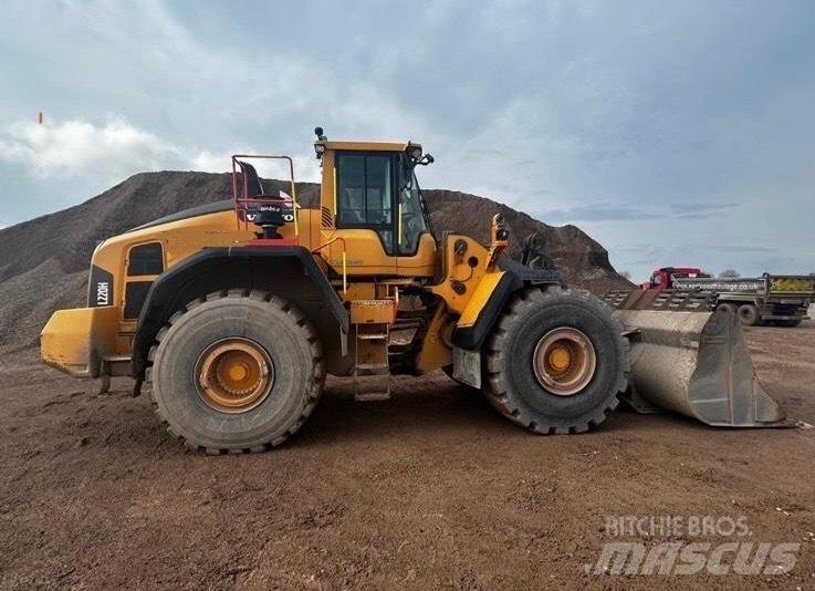 Volvo L 220 H 轮式装载机