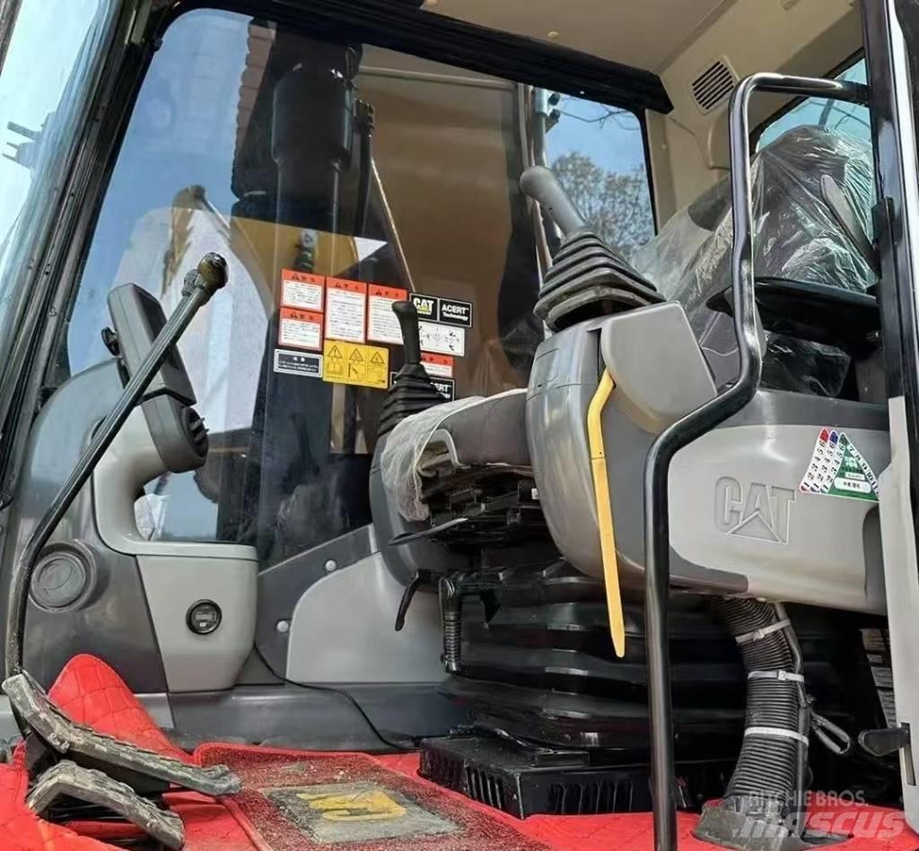 CAT 320 D 履带挖掘机