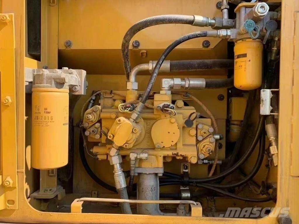 CAT CAT318D 履带挖掘机