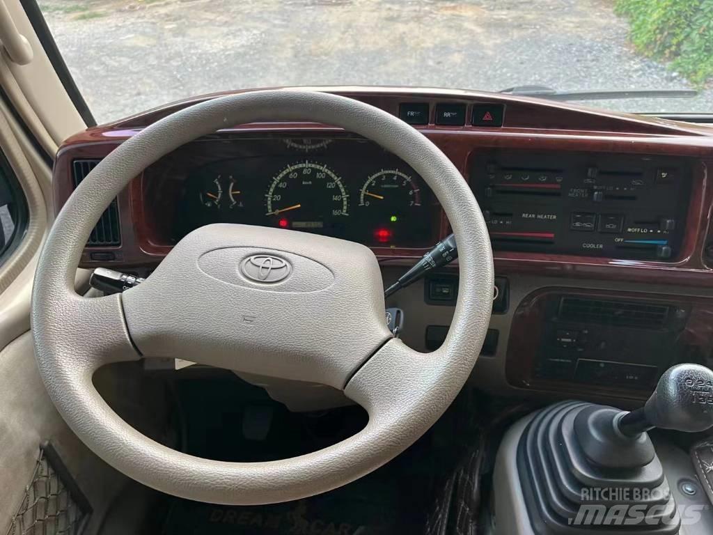 Toyota Coaster Bus 迷你巴士