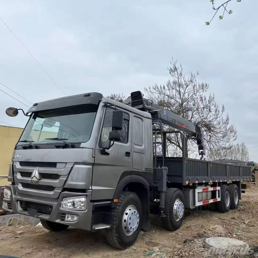 Howo 371 8x4 起重车