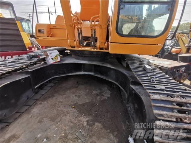 Hyundai R300LC-7 履带挖掘机