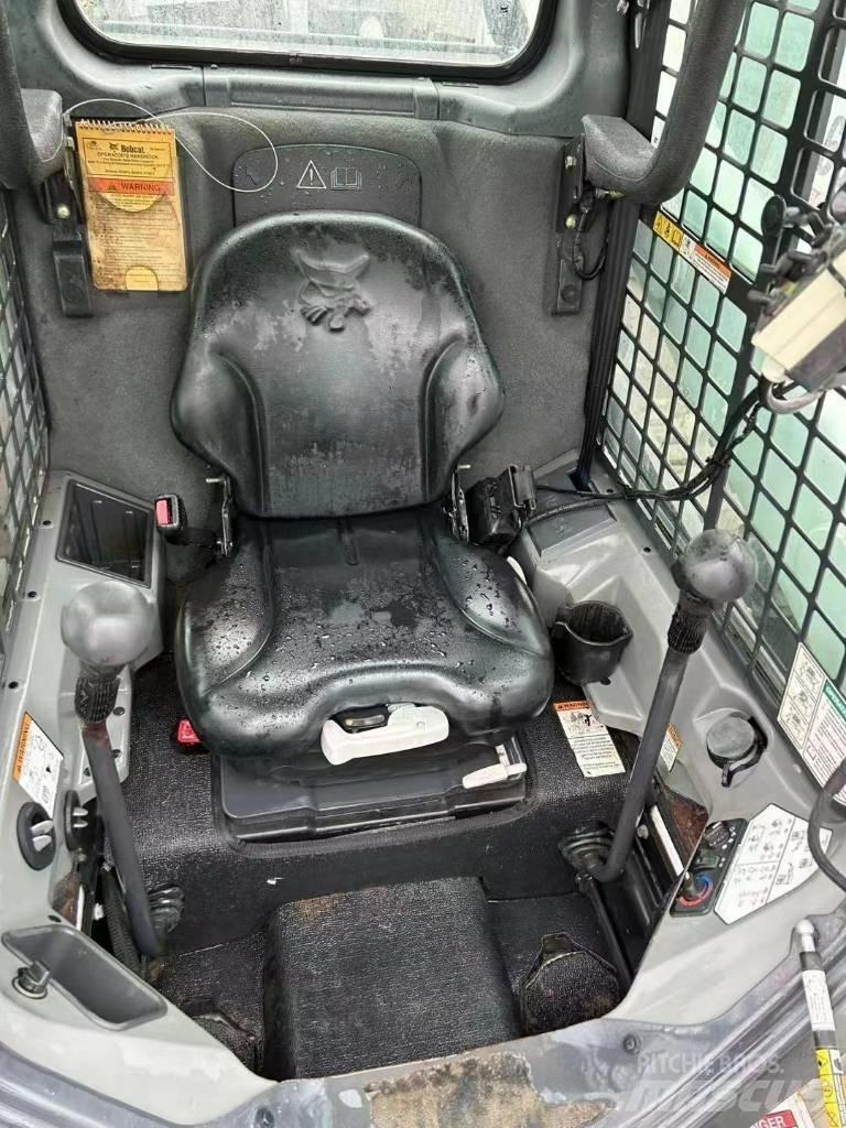 Bobcat S 750 滑移装载机